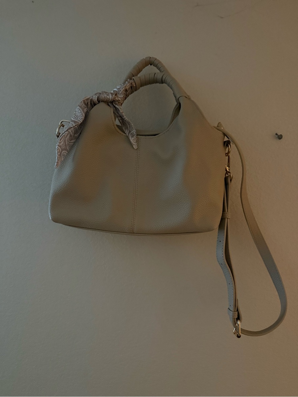 Antik Kraft Pebbled Leather Hobo Bag in Light Taupe